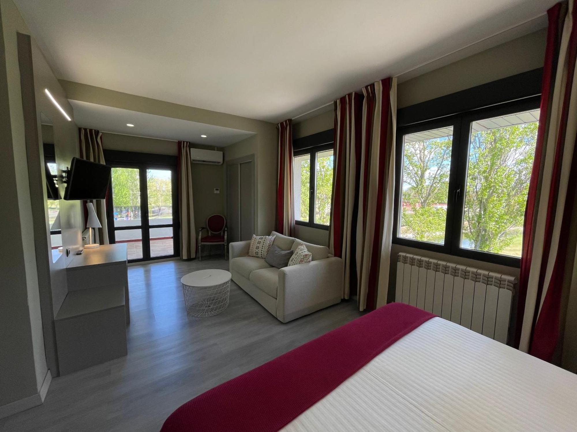 Hotel Valjunco バレンシア・デ・ドン・フアン エクステリア 写真
