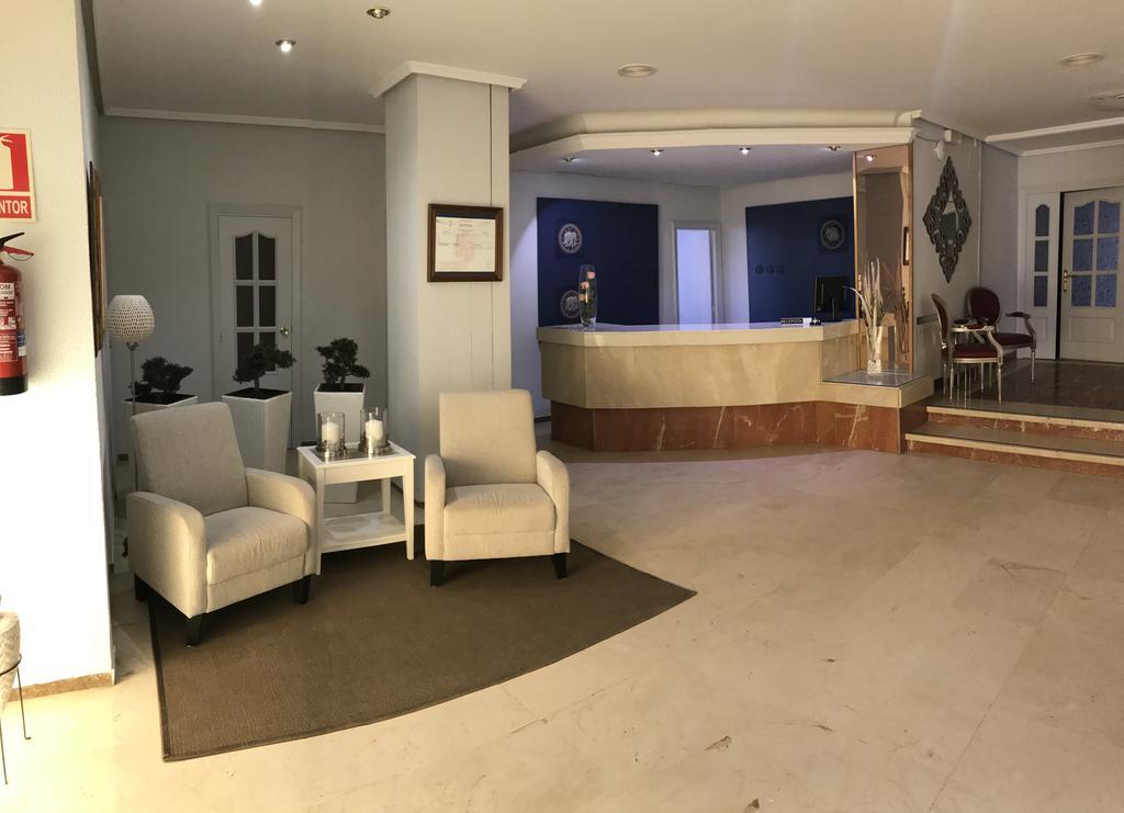 Hotel Valjunco バレンシア・デ・ドン・フアン エクステリア 写真