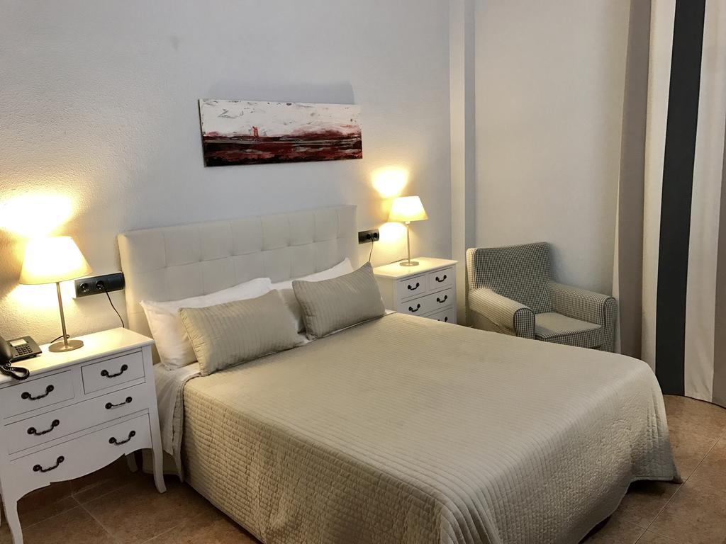 Hotel Valjunco バレンシア・デ・ドン・フアン エクステリア 写真