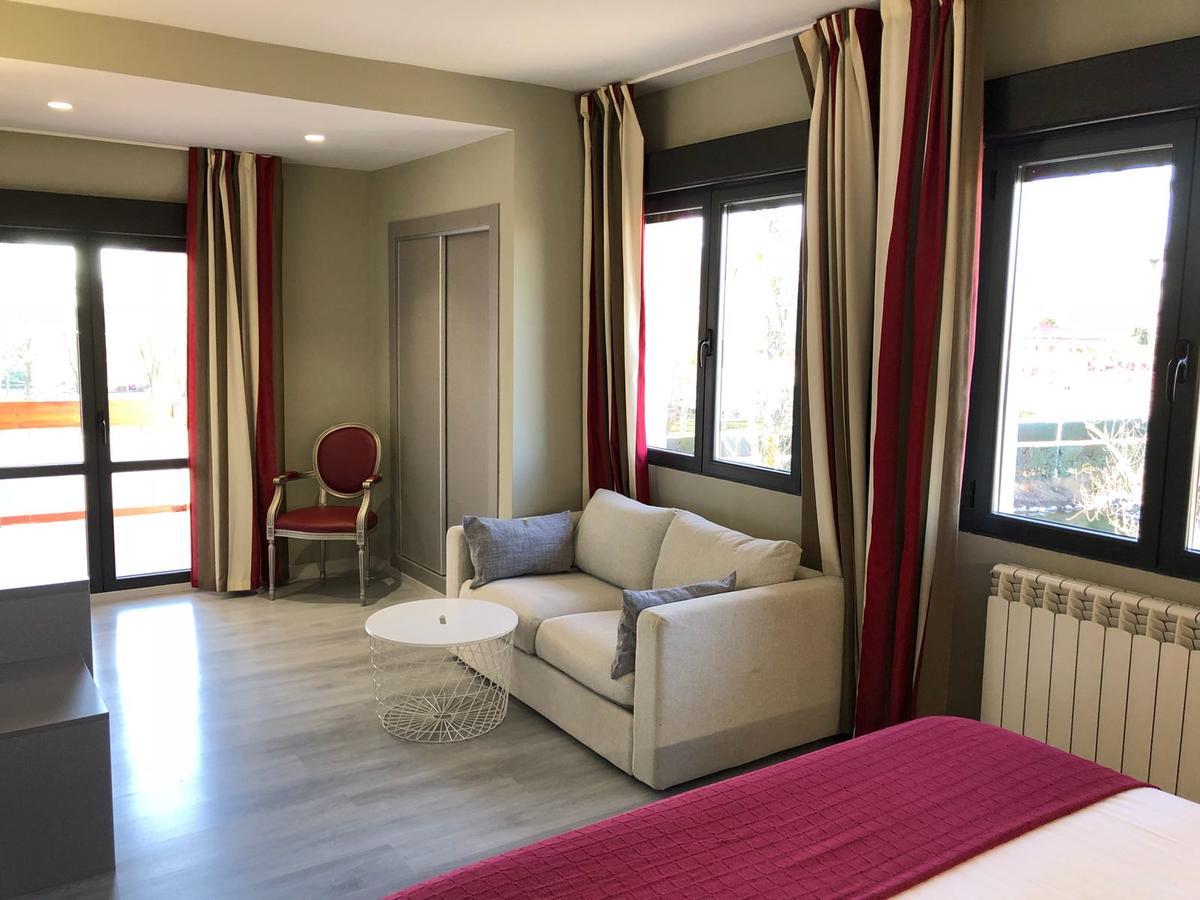 Hotel Valjunco バレンシア・デ・ドン・フアン エクステリア 写真