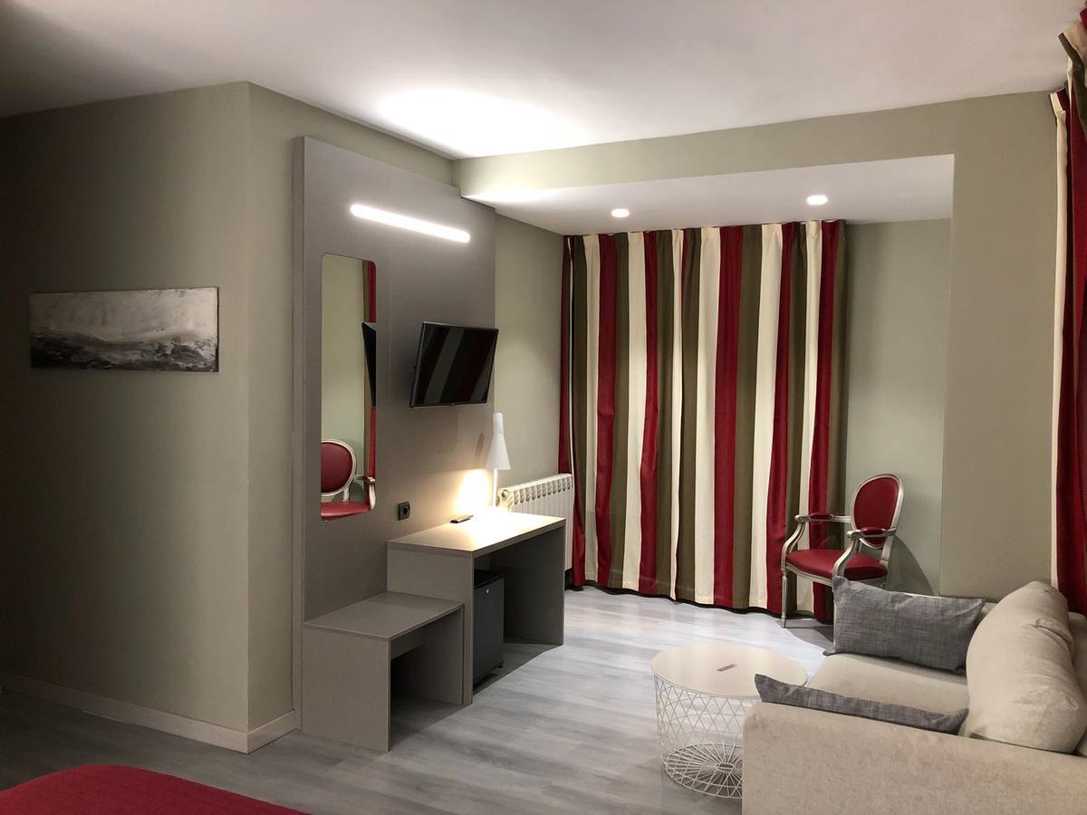 Hotel Valjunco バレンシア・デ・ドン・フアン エクステリア 写真