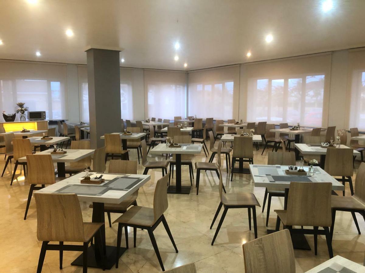 Hotel Valjunco バレンシア・デ・ドン・フアン エクステリア 写真